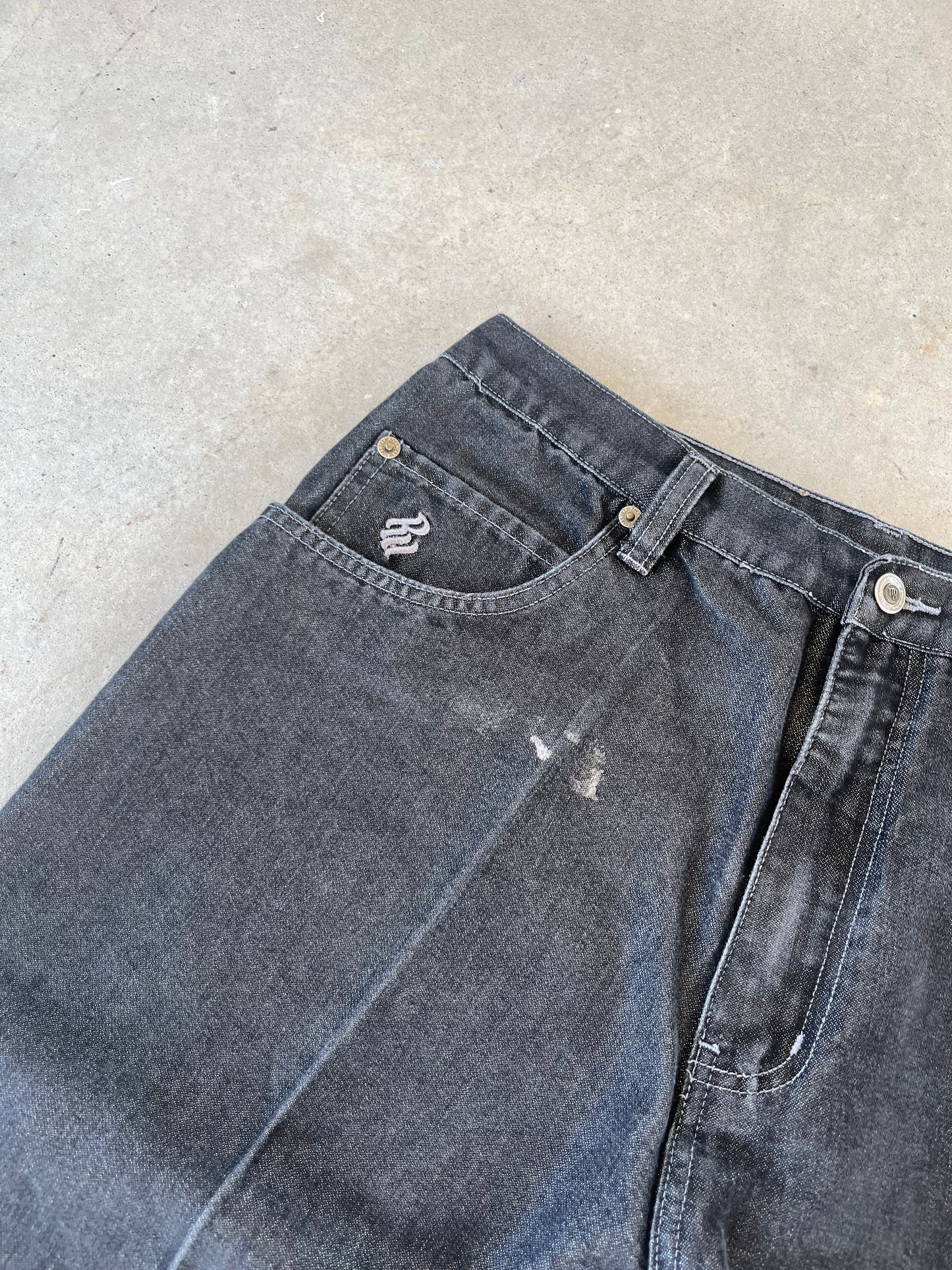 Y2K Black Rocawear Embroidered Baggy Shorts [35]