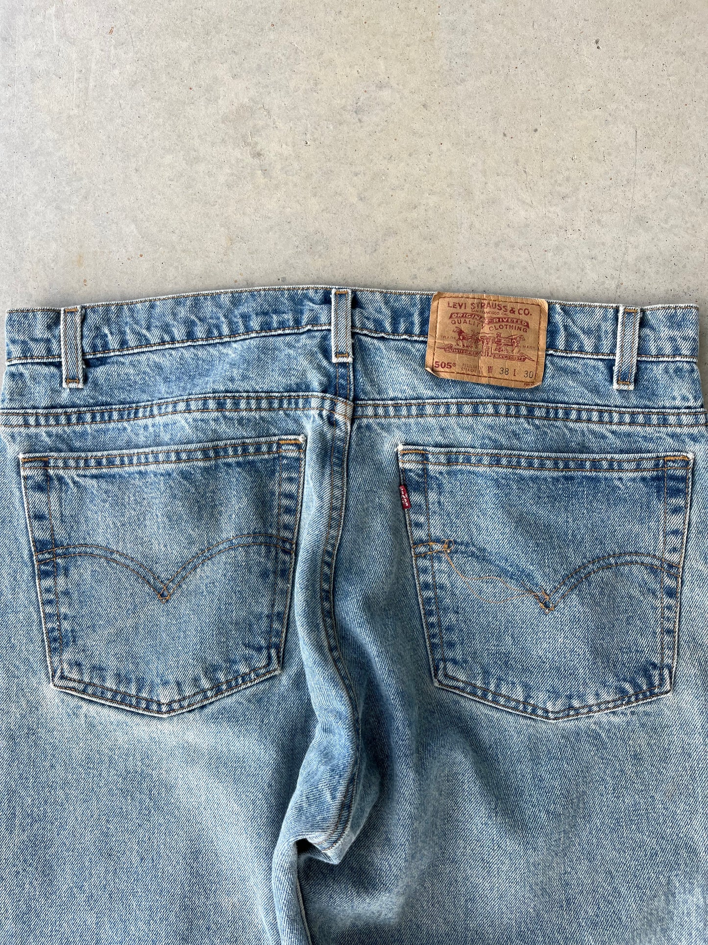 90’s Levi’s 505 Denim Jeans [37x31]