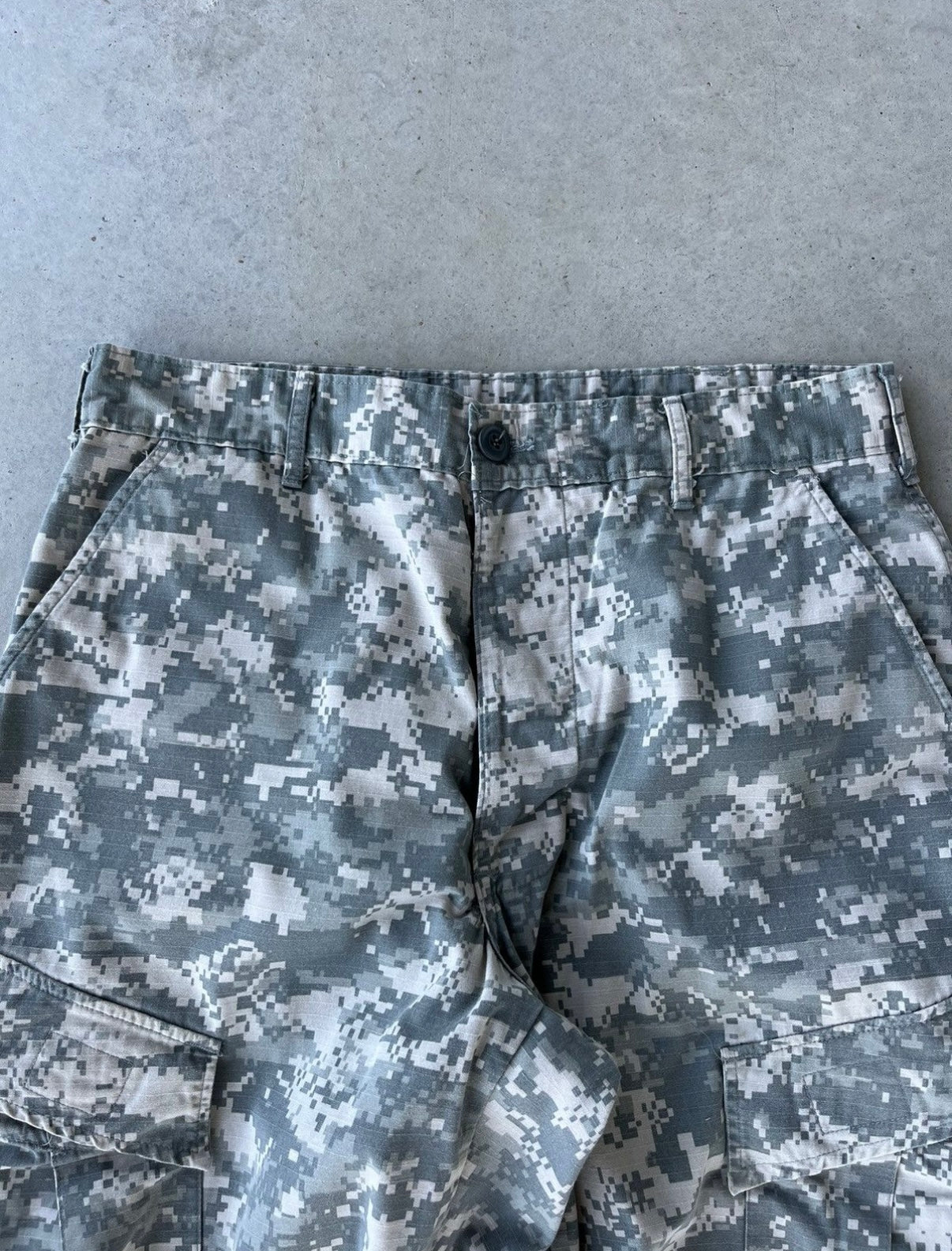 00’s Digital Camo Military Pants [34x33]