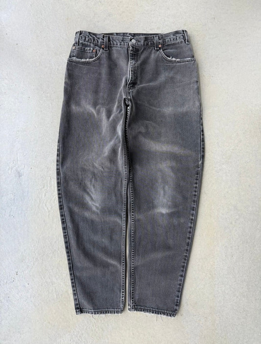 90s Levi’s 560 Faded Black Denim Jeans [35x32]