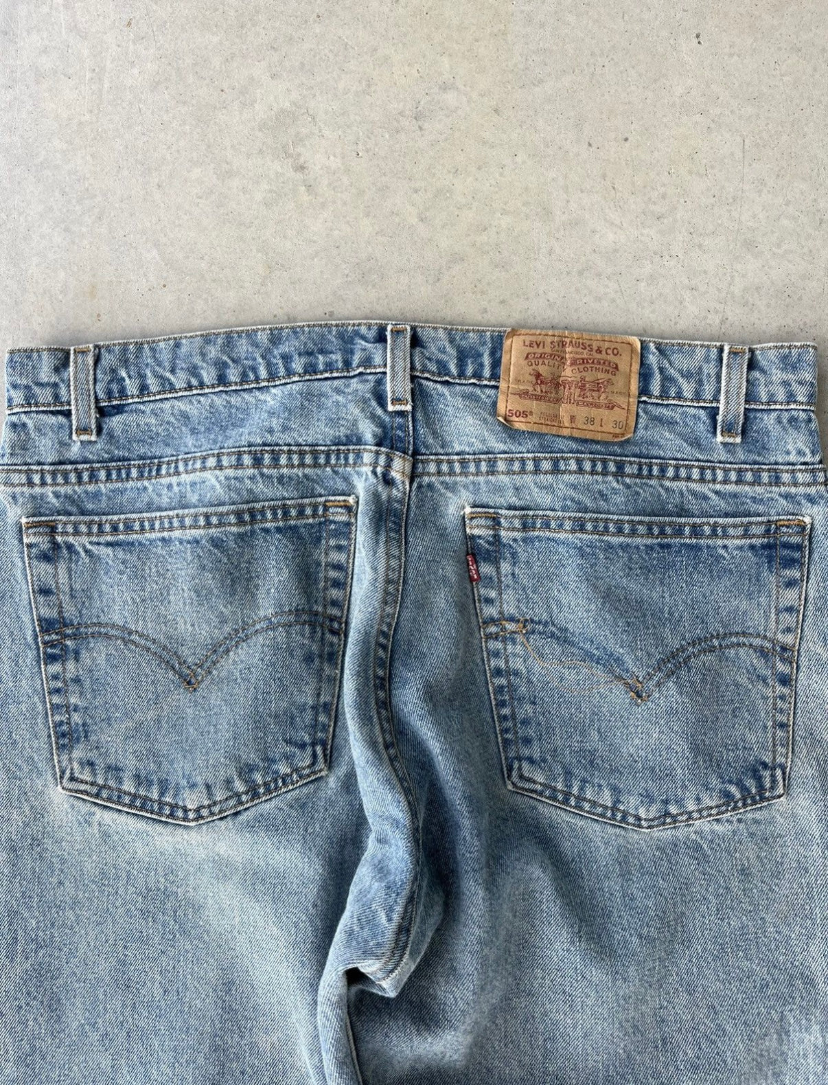 90’s Levi’s 505 Denim Jeans [37x31]