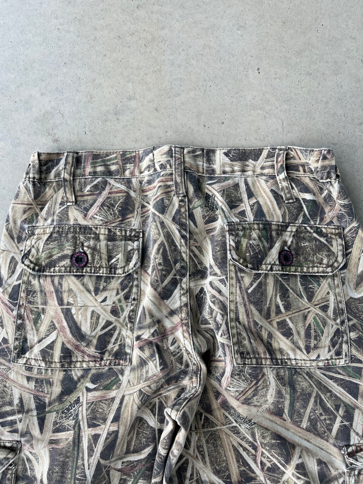 00’s Women’s Mossy Oak Camo Pants [12]