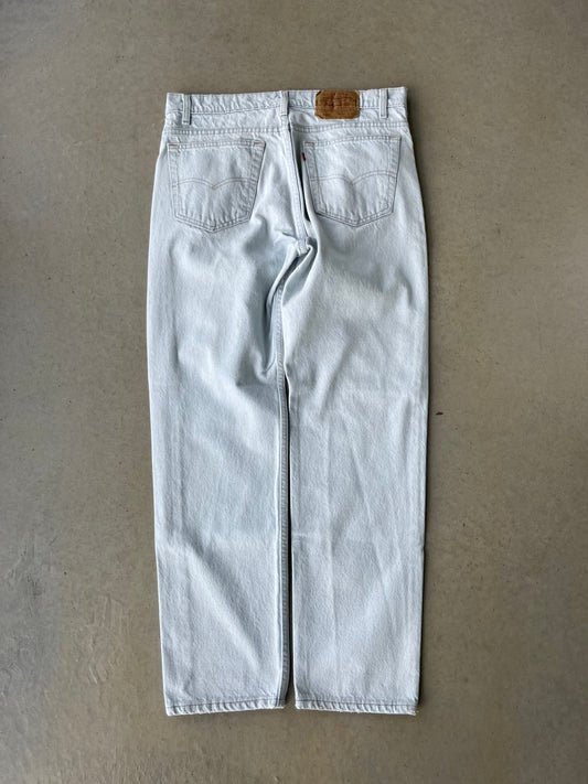 90’s Levi’s 505 Light Wash Jeans [34x30]