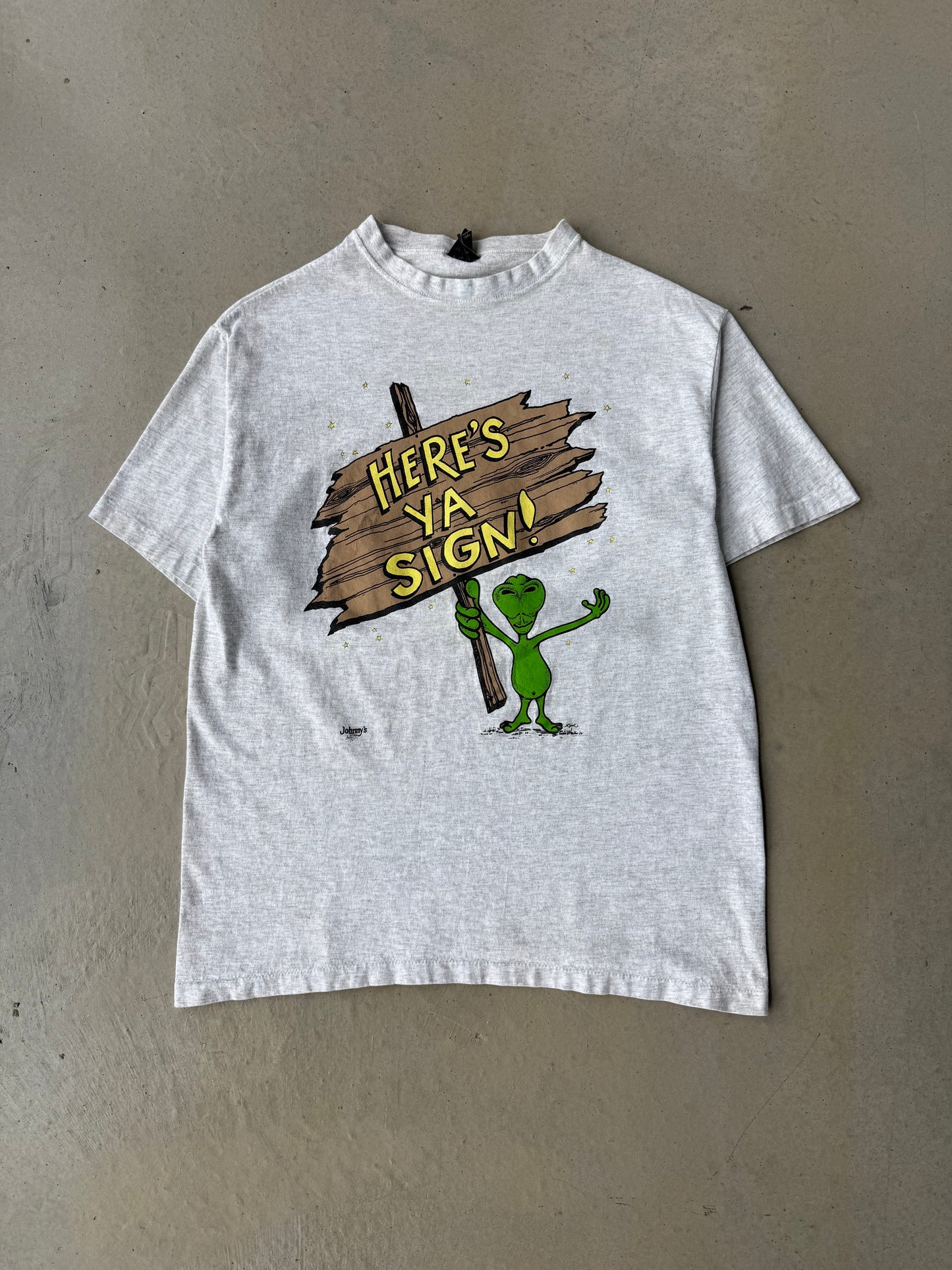 90’s Alien “ Here’s Ya Sign “ T-Shirt [L]