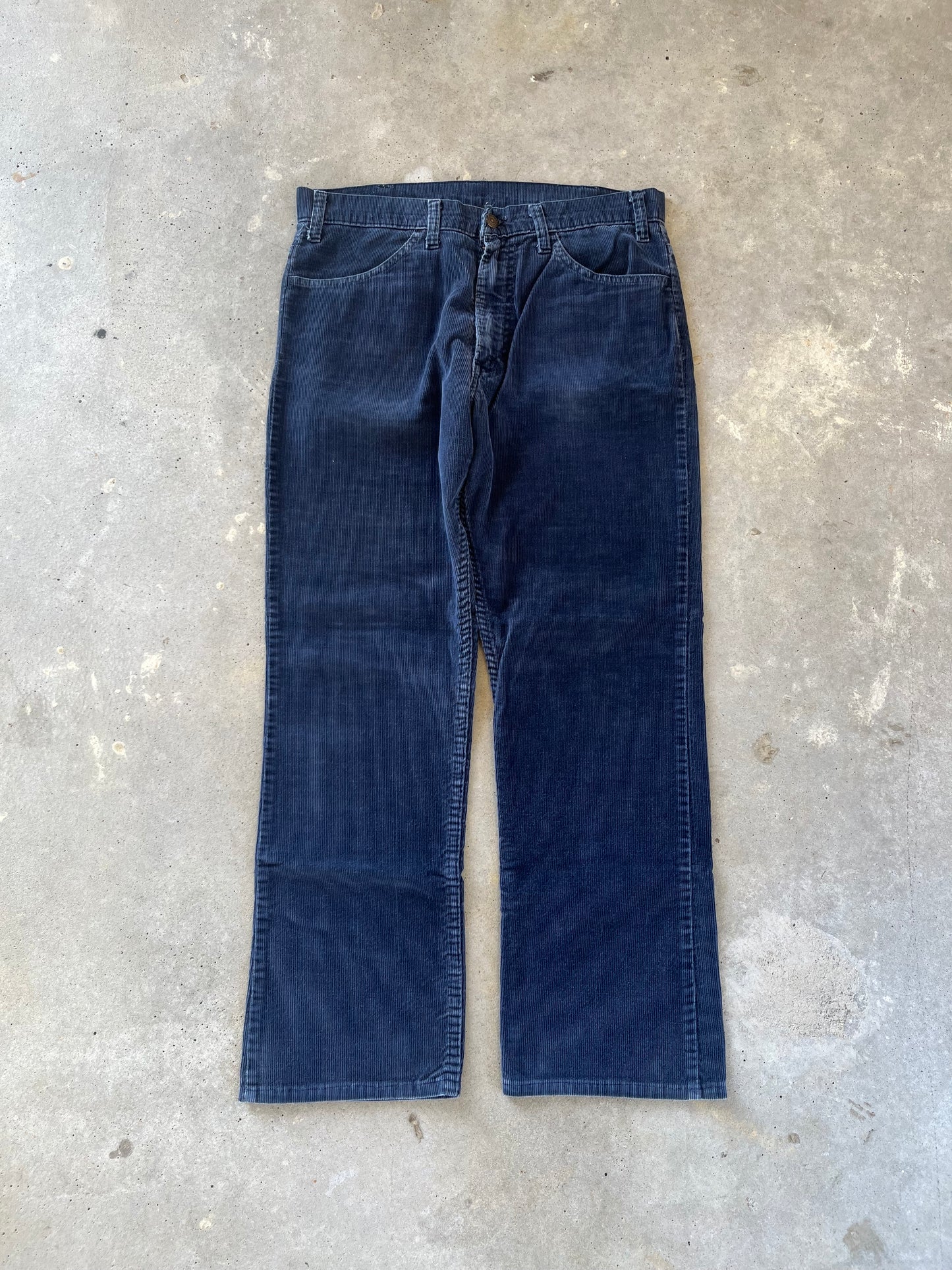 80’s Navy Levi’s Corduroy Pants [32x29]