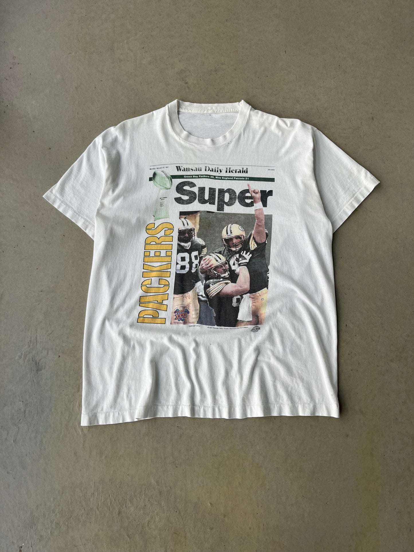 90's Brett Farve Green Bay Packers Newspaper T Shirt [XL]