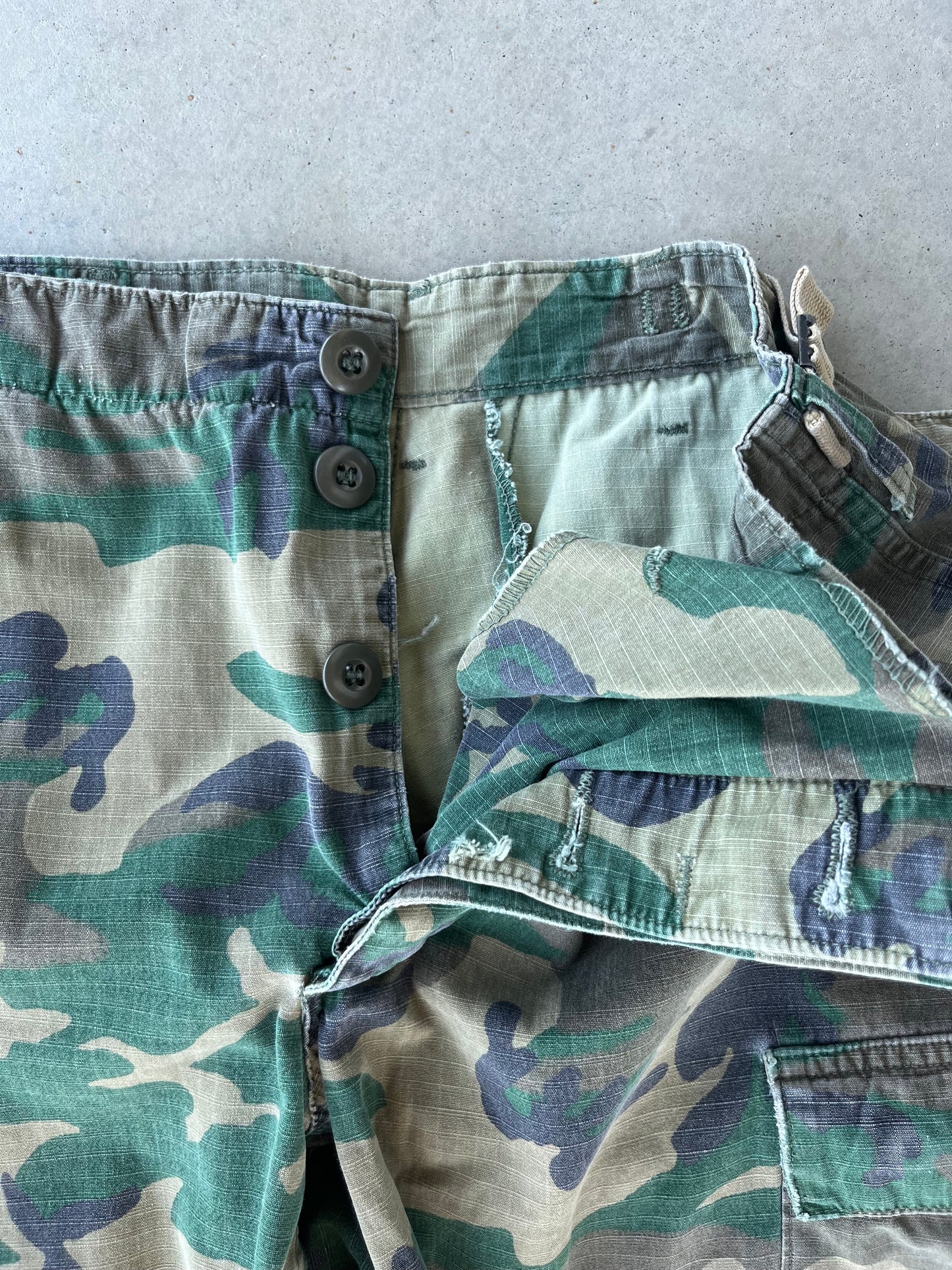 90’s Forest Green Woodland Camo Pants [30x30]