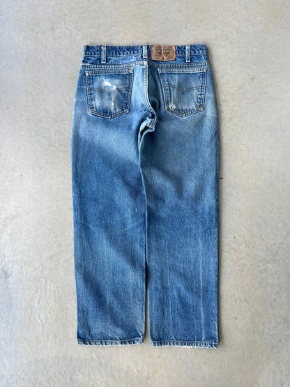 90’s Levi’s Blue Jeans [32x28]