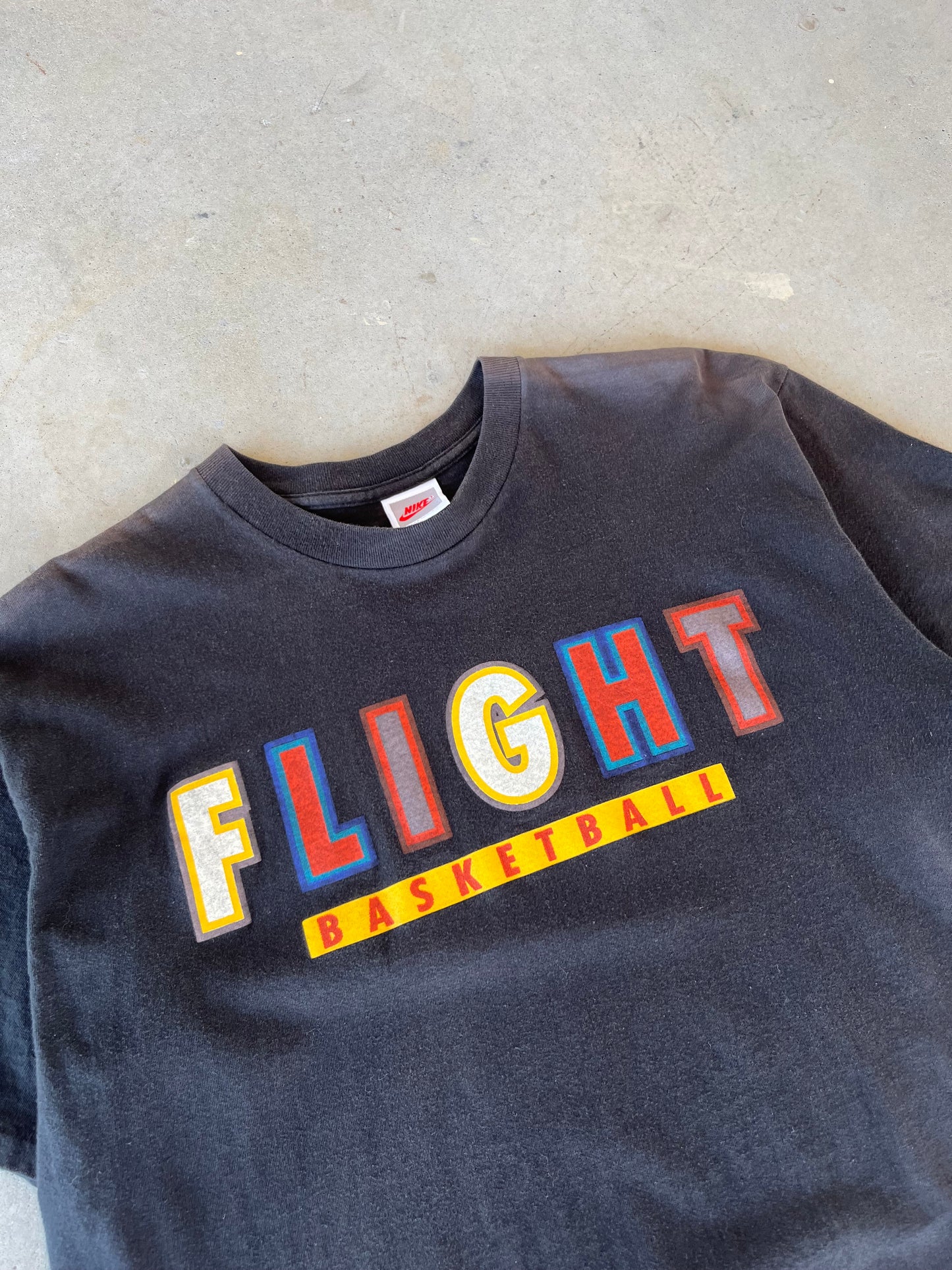 90’s Nike Flight Basketball “ It’s Show Time “ T-Shirt [L]