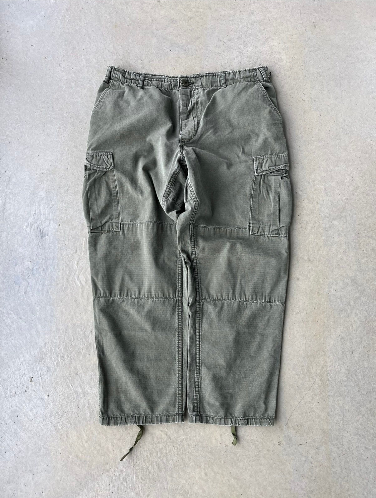 90’s Army Green Multi Pocket Military Pants [34x28]