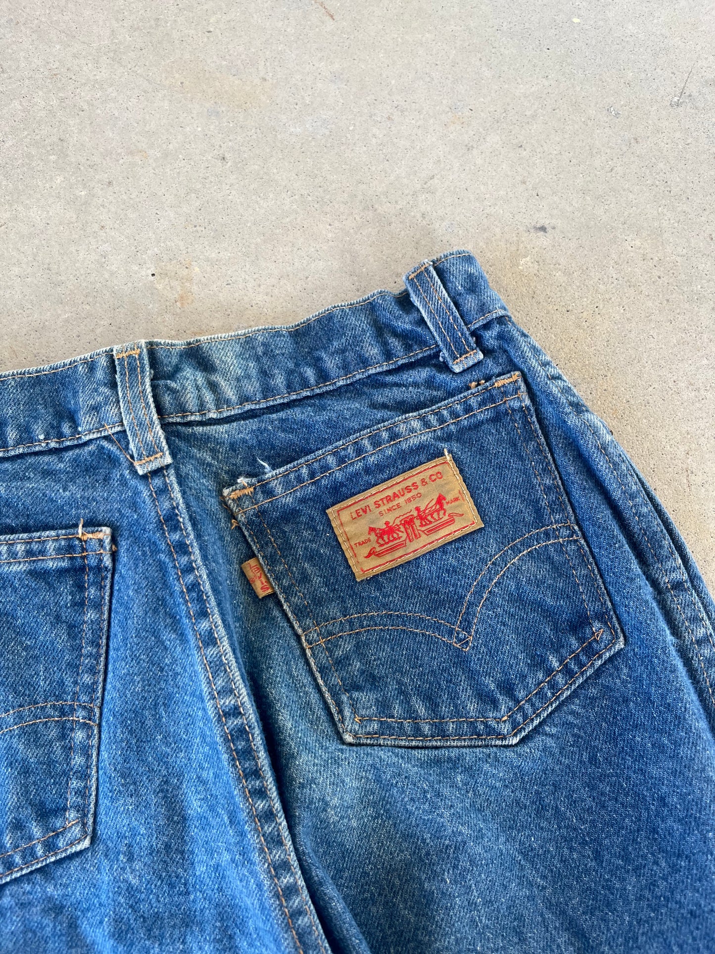 80’s Levi’s Gold Tab Dark Wash Jeans [25x31]