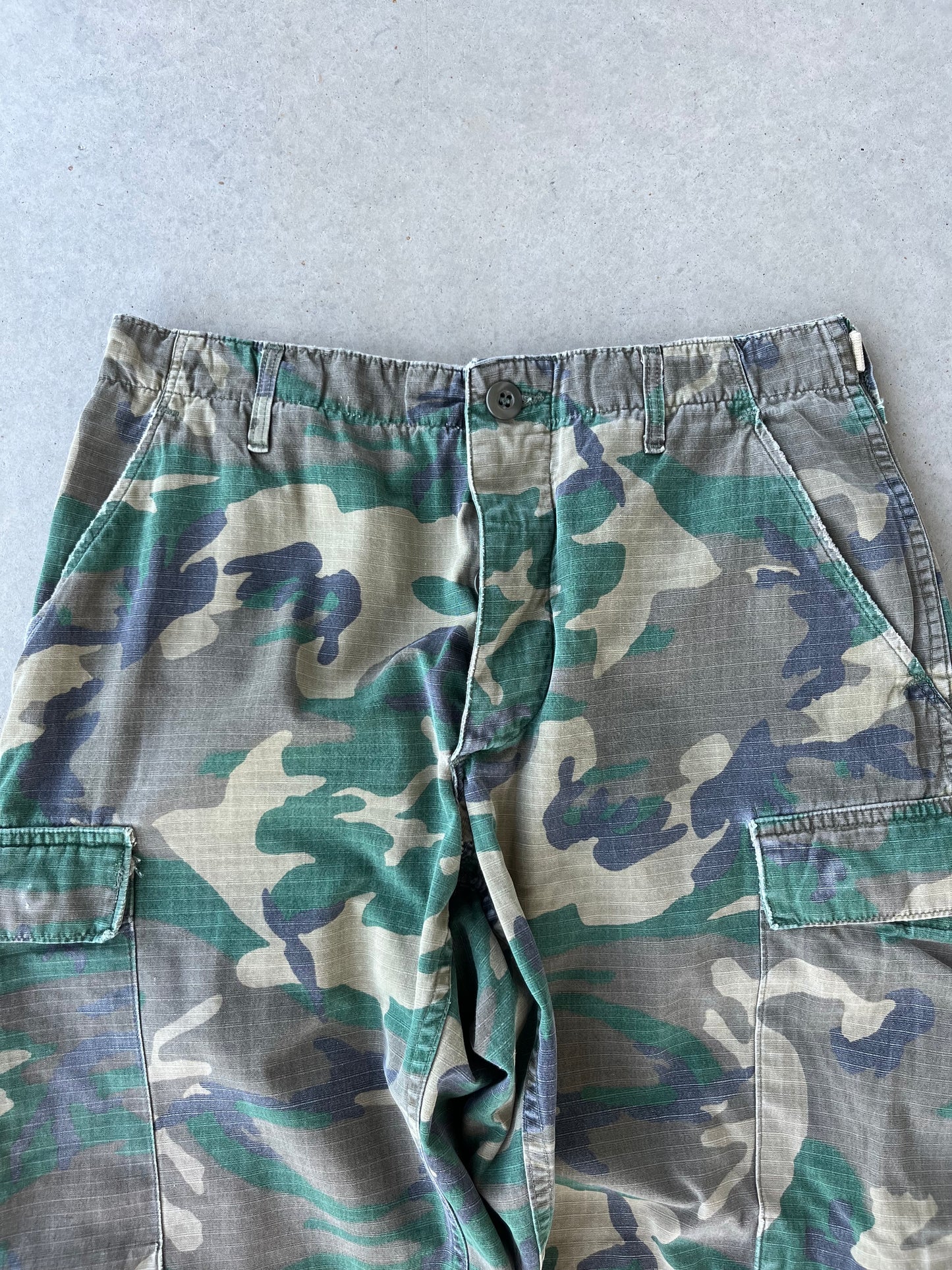 90’s Forest Green Woodland Camo Pants [30x30]