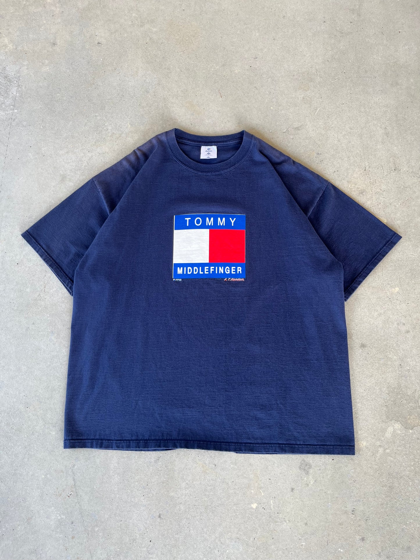 Vintage 90’s Tommy Hilfiger Bootleg T-Shirt [XL]