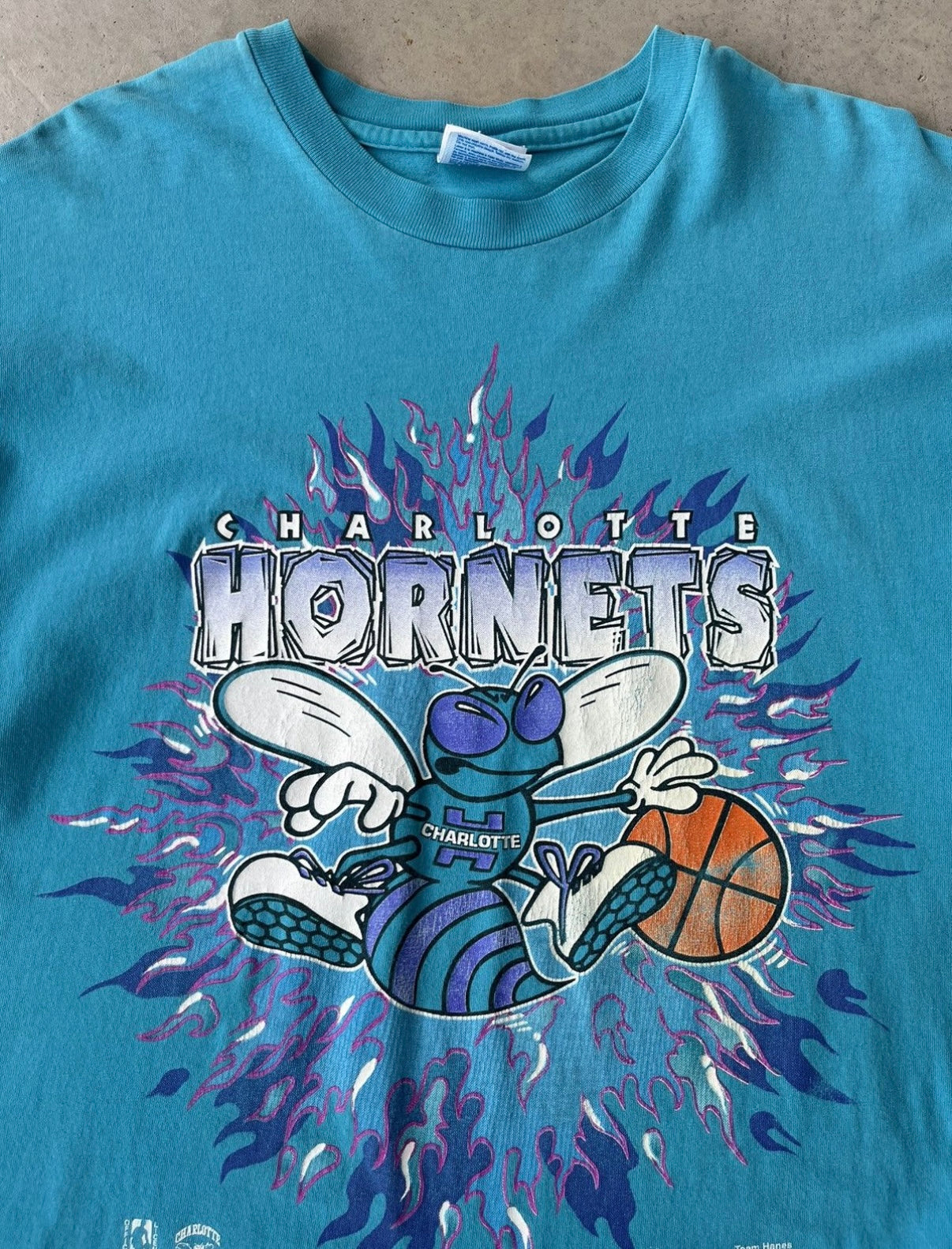1995 Charlotte Hornets Flames T Shirt [XL]