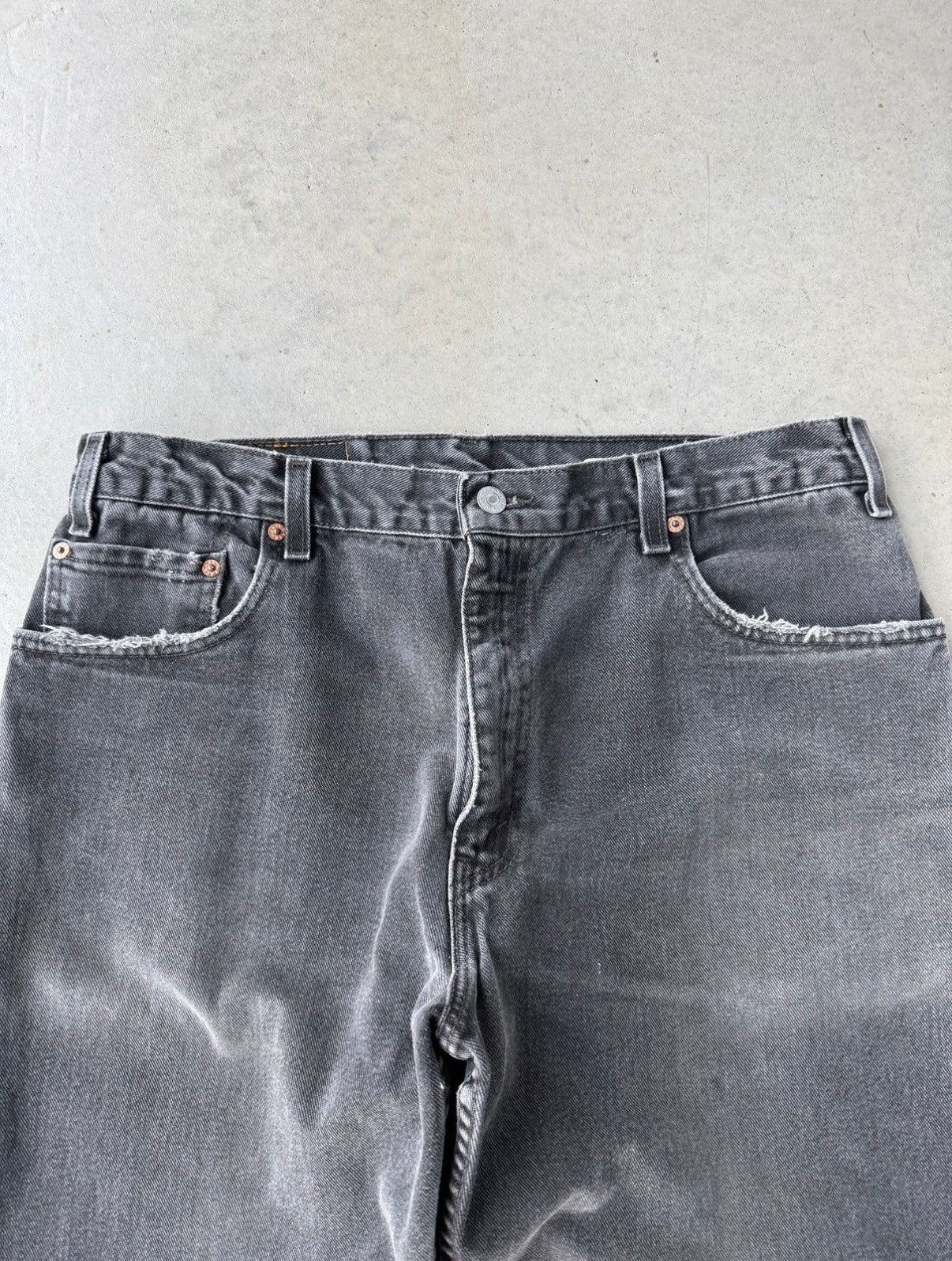 90s Levi’s 560 Faded Black Denim Jeans [35x32]