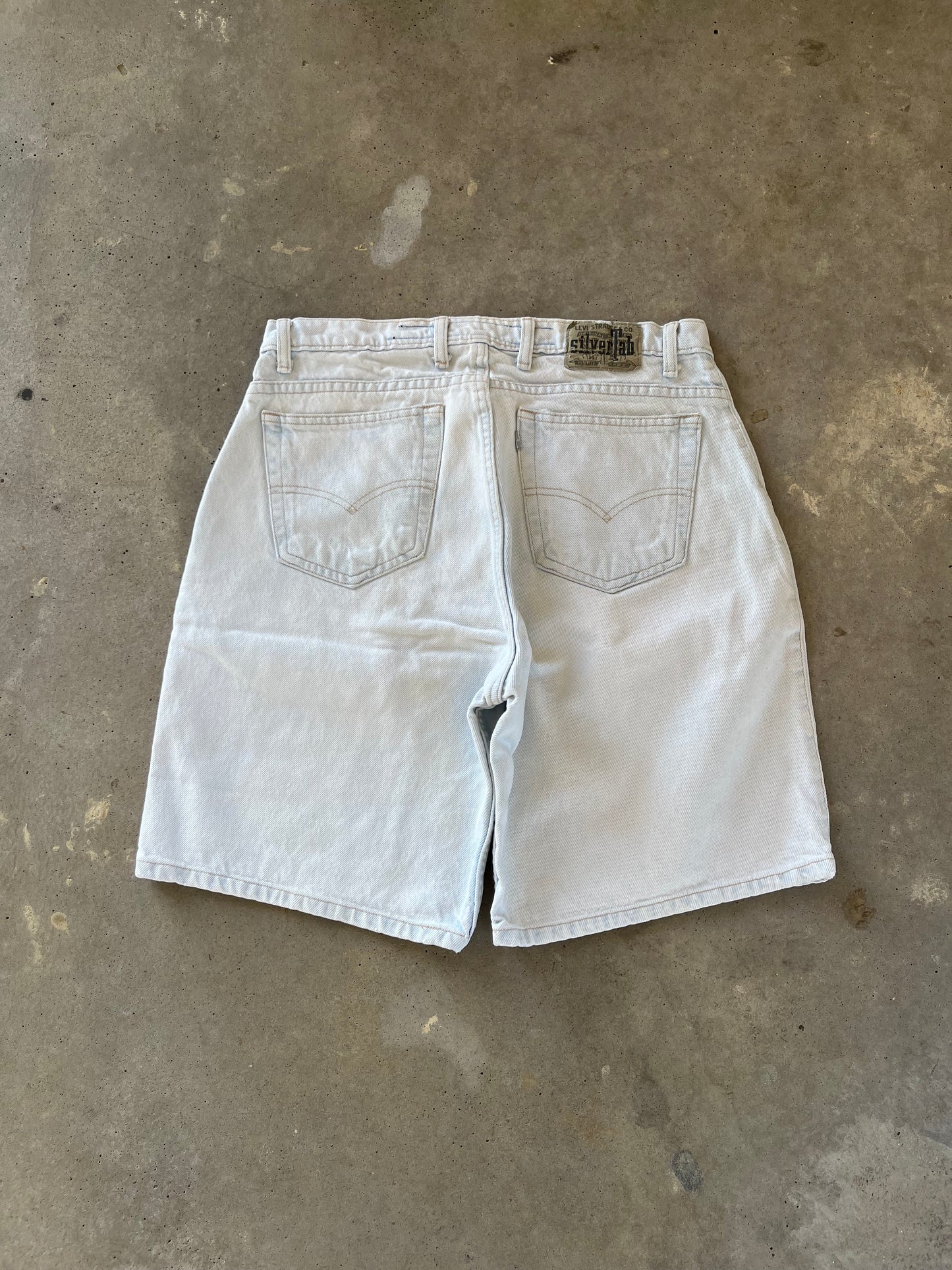 90’s Levi’s Silvertab Loose Fit Shorts [32]