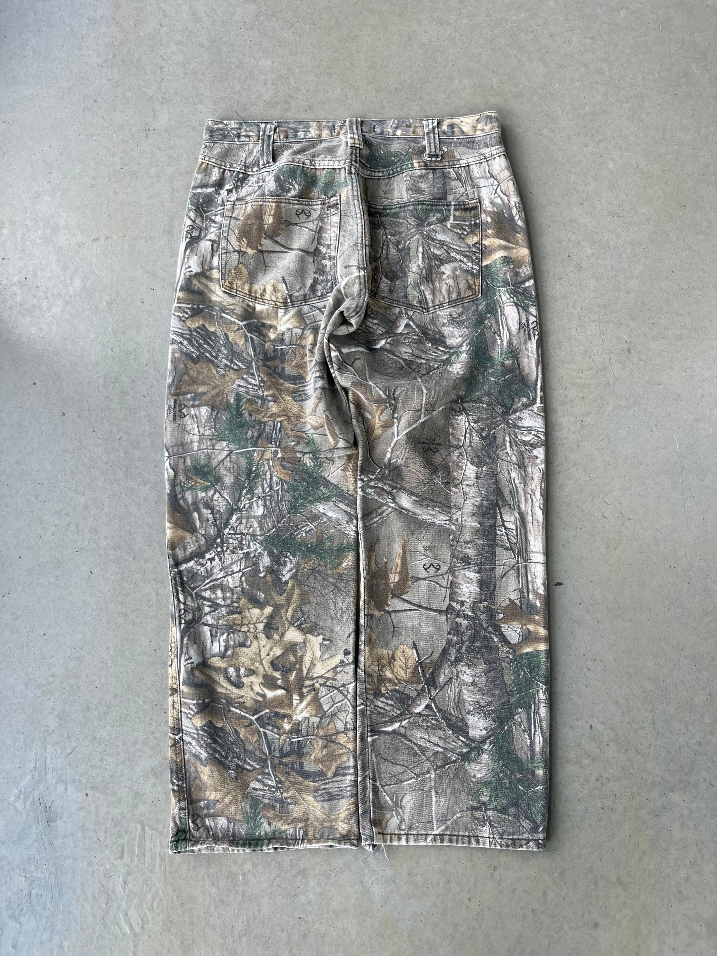 00’s Realtree Camo Pants [34x31]