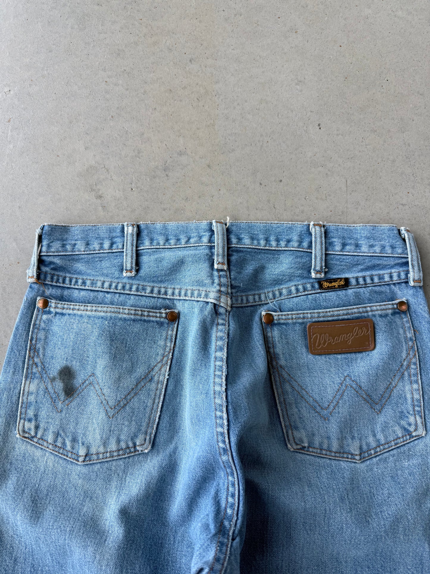 90s Wrangler Faded Blue Denim Jeans [31x32]