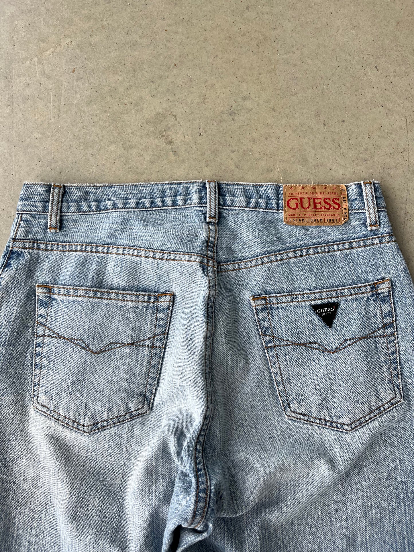 90’s Guess Jeans Light Wash Jeans [29x33]