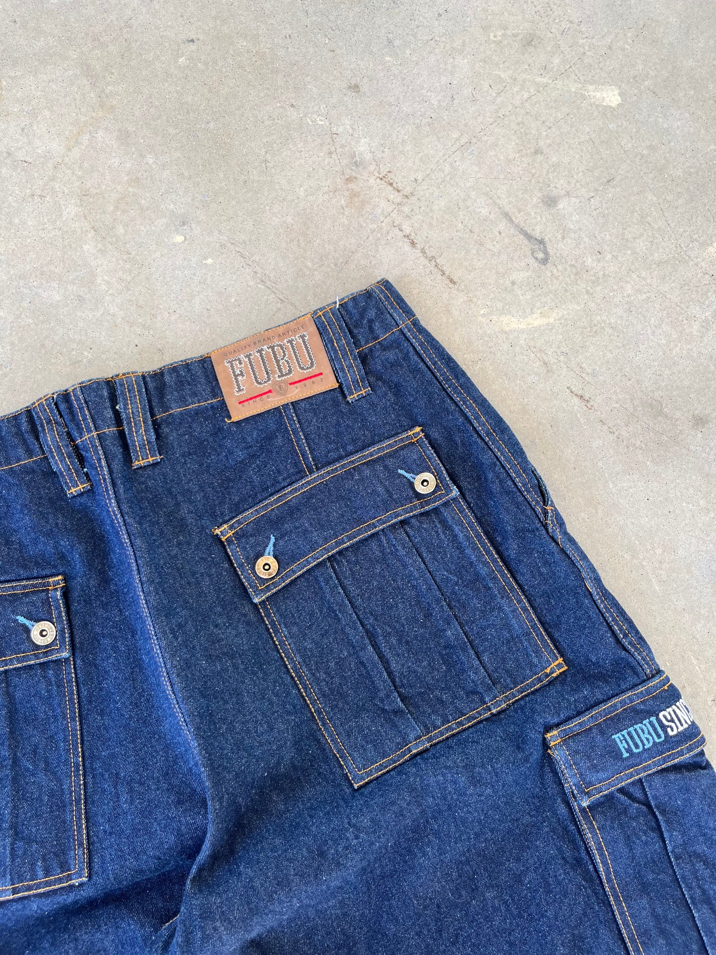 Y2K Fubu Baggy Denim Shorts [36x15]