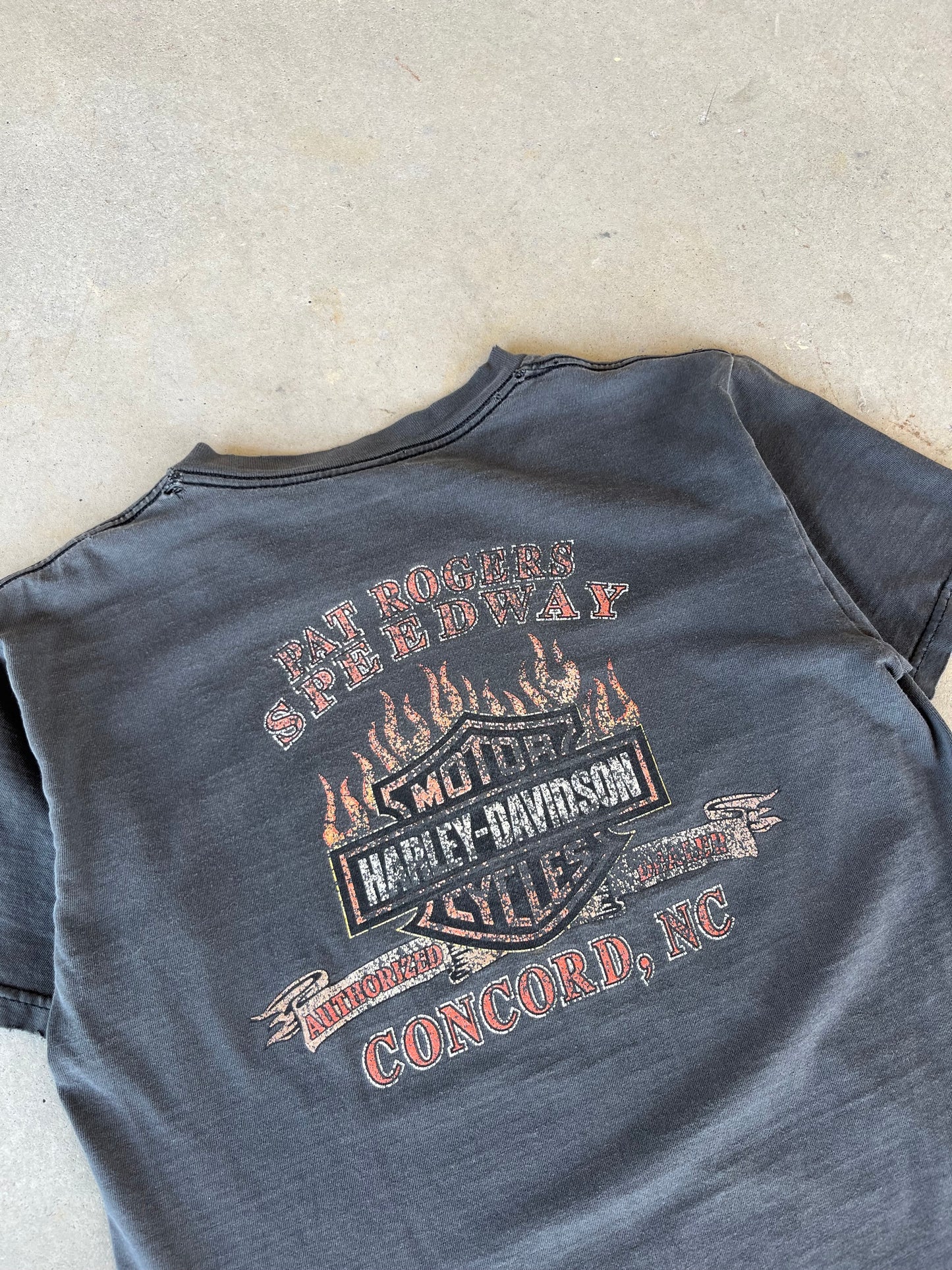 00’s Sun Faded Harley Davidson Concord, NC Flame T-Shirt [M]