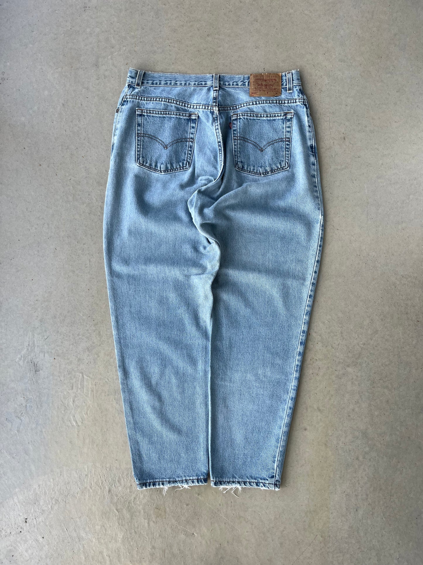 90’s Levi’s 550 Denim Jeans [34x30]