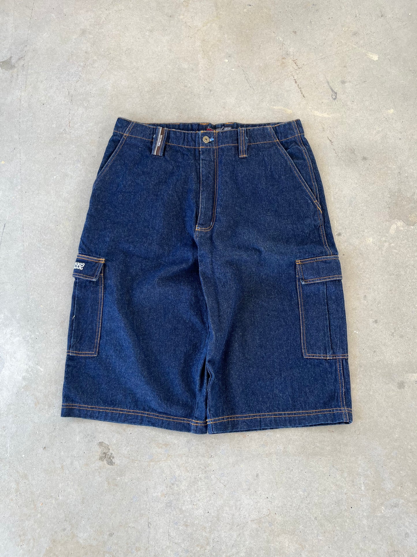 Y2K Fubu Baggy Denim Shorts [36x15]
