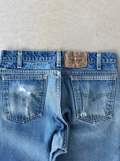 90’s Levi’s Blue Jeans [32x28]