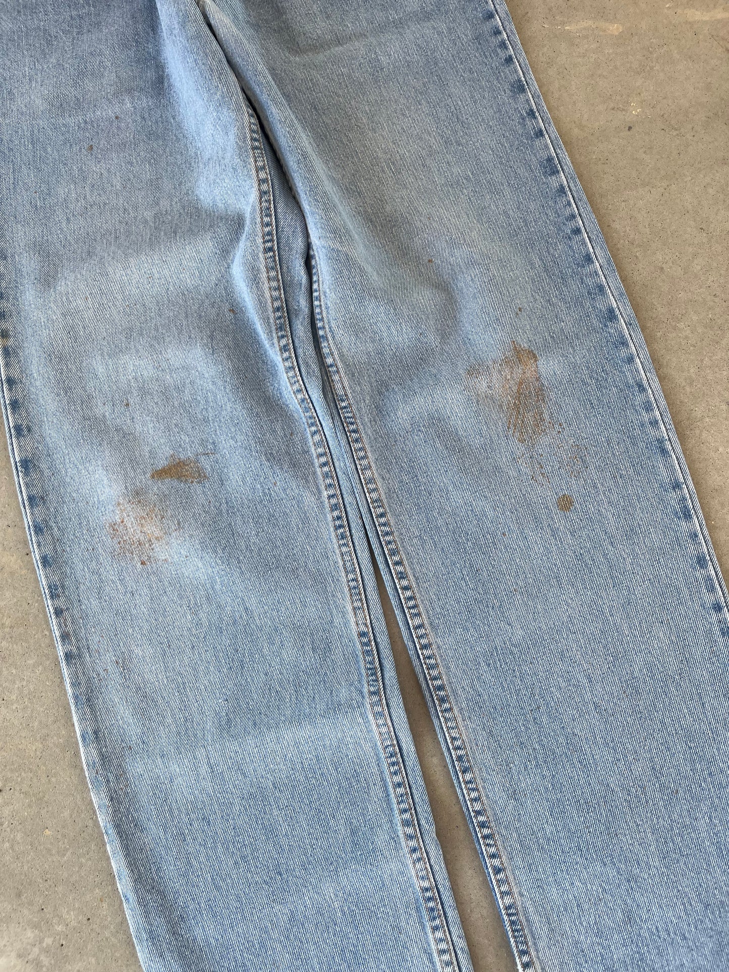 90’s Levi’s 550 Light Wash Jeans [33x33]
