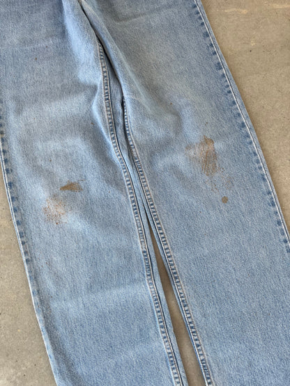 90’s Levi’s 550 Light Wash Jeans [33x33]