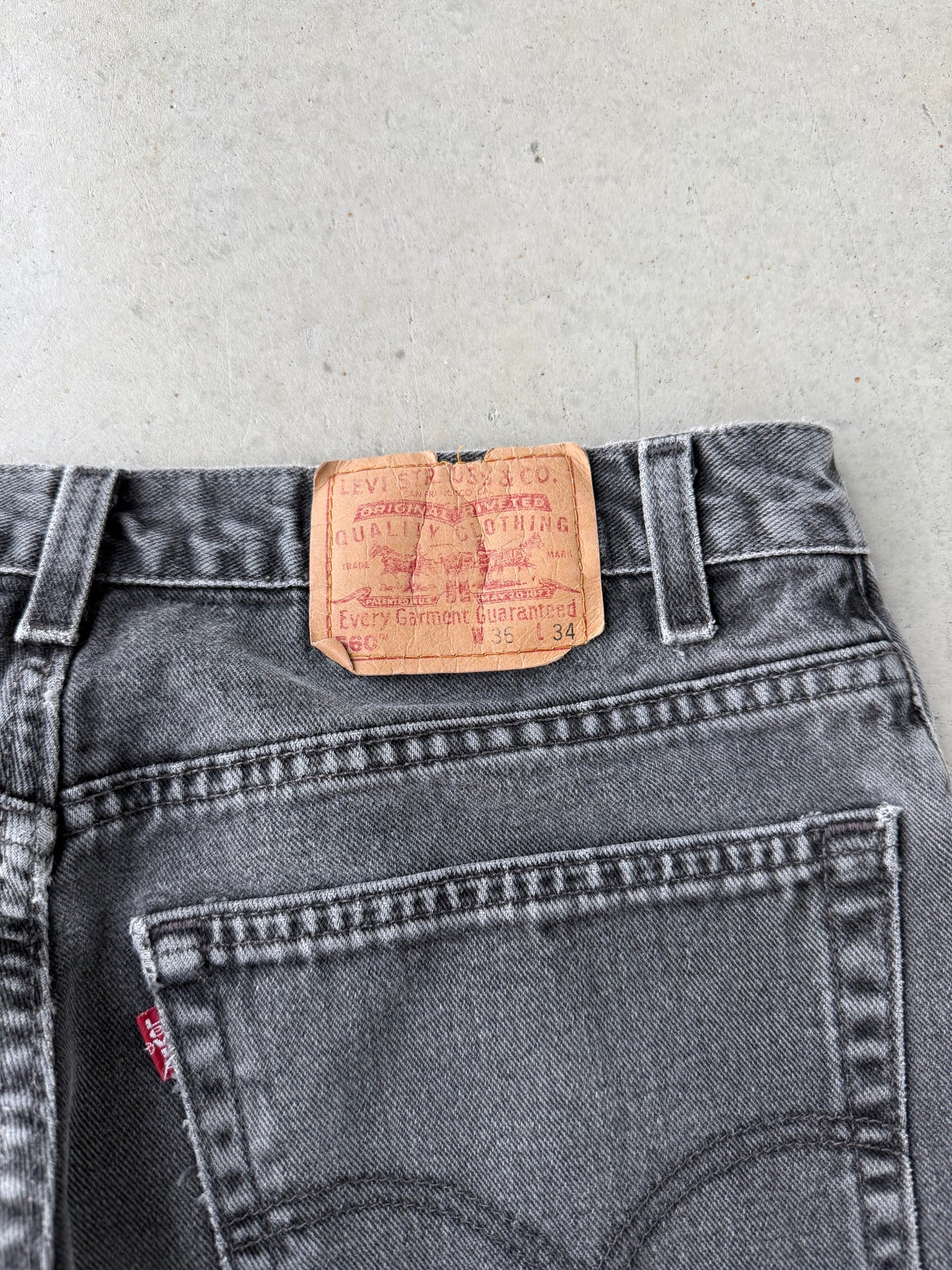 90s Levi’s 560 Faded Black Denim Jeans [35x32]