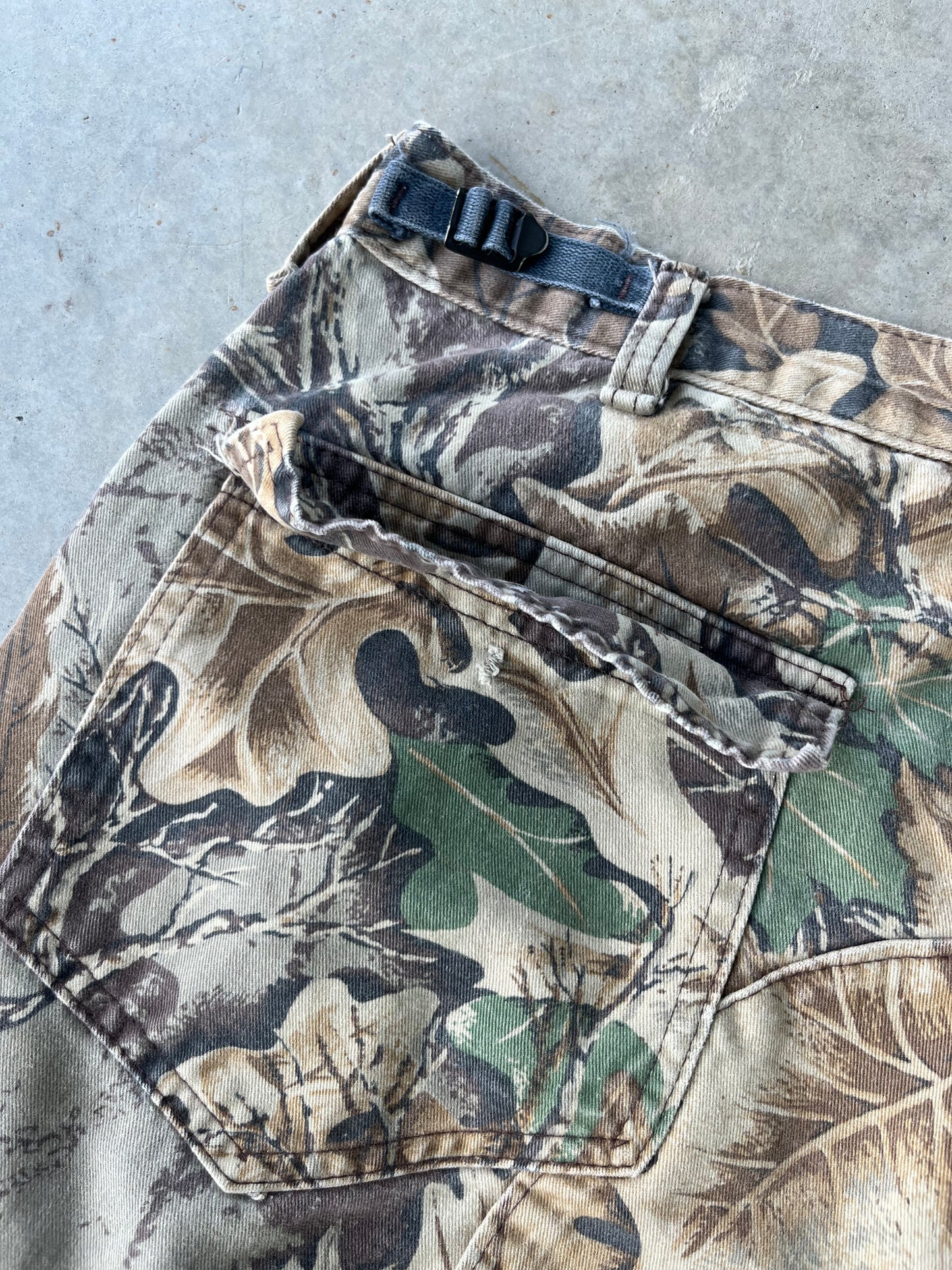 90’s Realtree Camo Double Knee Pants [36x29]