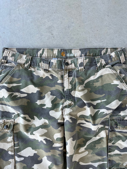 00’s Carhartt Woodland Camo Pants [44x30]