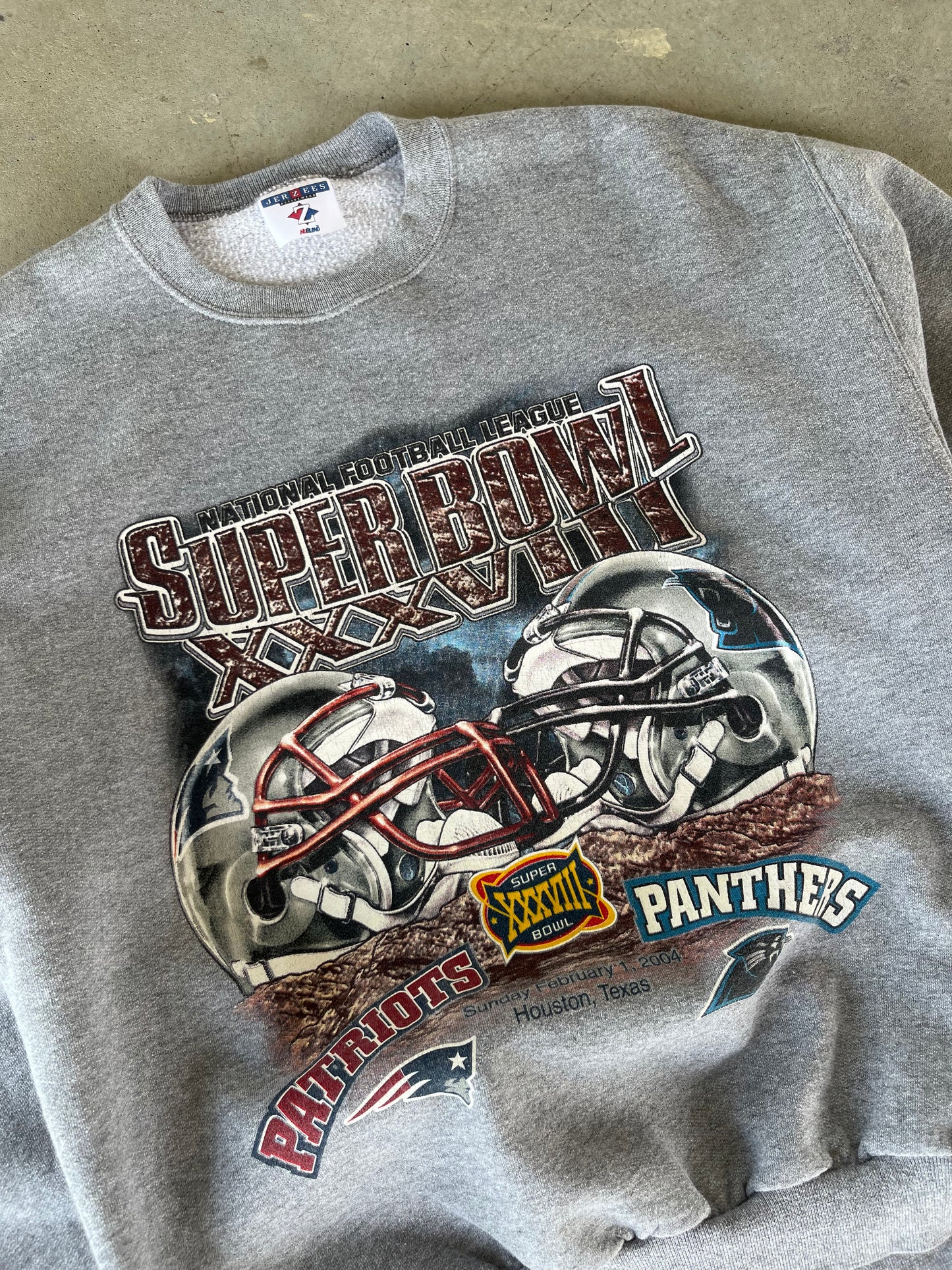 2004 Panthers vs. Patriots NFL Super bowl Helmets Crewneck [M]