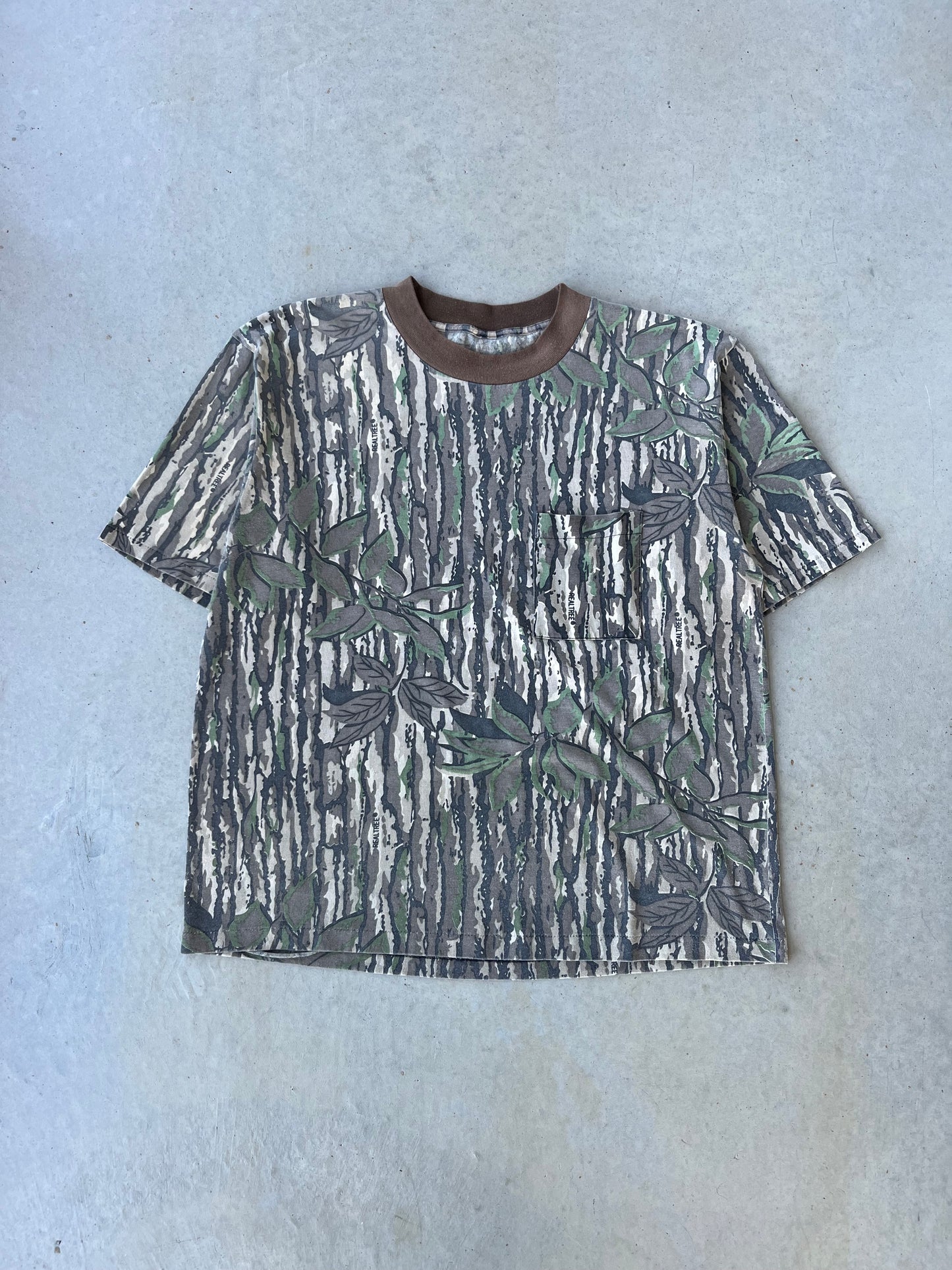 90s Realtree Camo Pocket T-Shirt [L]